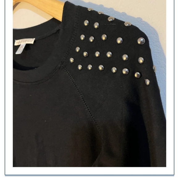 🛍️4 For $15🛍️Black Boxy 3/4 Sleeve Embellished Sweatshirt - Picture 8 of 11